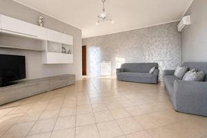 3 LOCALI A LUZZI