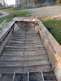 scafo di Houseboat Ghipson