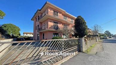 Immobile di 820 m² a San Giuliano Terme