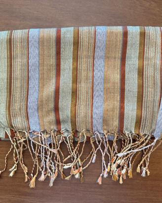 Sciarpa/stola in cotone a righe con frange