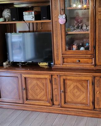 mobile tv in legno con intarsi 
