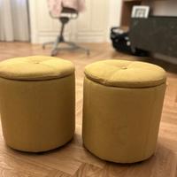 Due pouf gialli