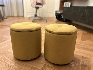 Due pouf gialli