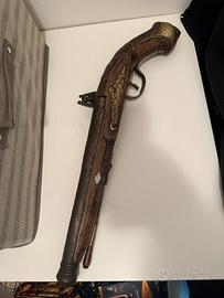 Pistola antica decorativa a pietra focaia