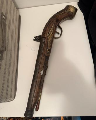 Pistola antica decorativa a pietra focaia