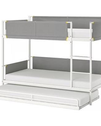 Letto a castello triplo