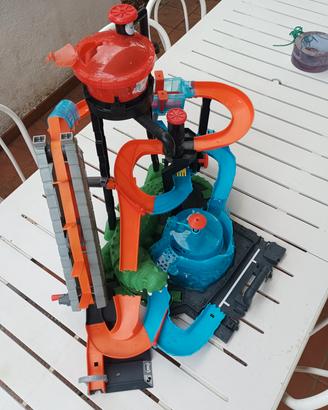 Hot Wheels Mega Autolavaggio