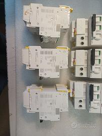 Lotto Magnetoter. Differenz. SCHNEIDER 16A Curva D