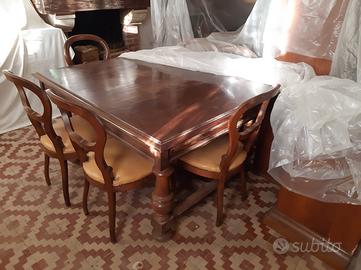 Tavolo in legno di noce antico, fine 800