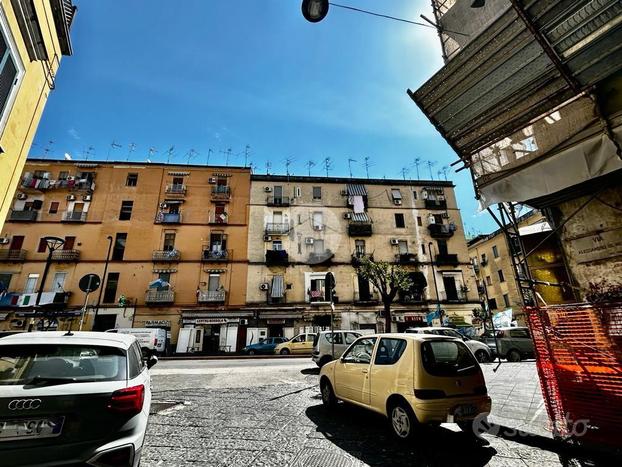 AUTORIMESSA A NAPOLI