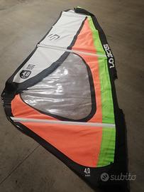 vela windsurf 4 metri side on