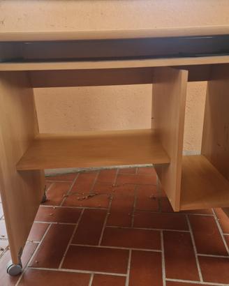 Scrivania in legno