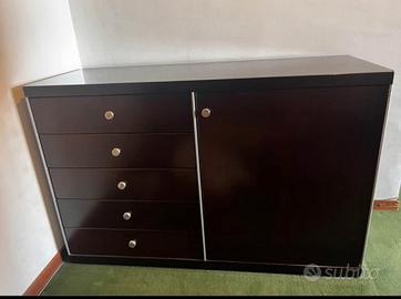 Mobile basso con anta e cassetti