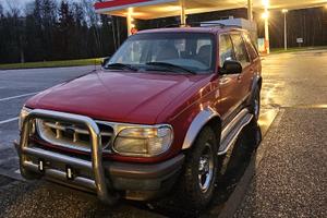 Ford Explorer 4.0 V6 4x4 gancio traino