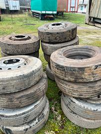 Cerchioni + Gomme 10 fori, circa 50 pezzi