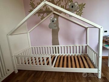 Letto a casetta in legno