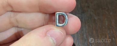 charm pandora lettera D originale