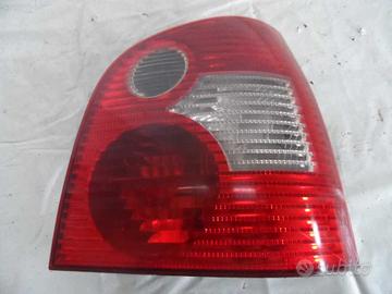 FANALE POSTERIORE DX A LED INTEGRATO NEL PORTELLON