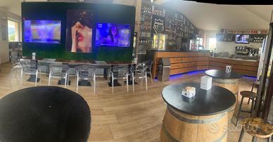 Arredamento completo  bar