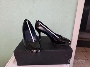 Décolleté vernice nera Pollini