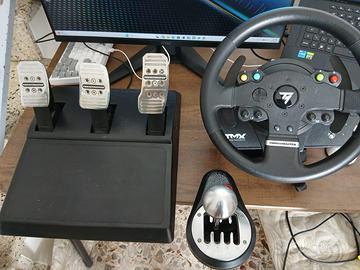 Thrustmaster TMX con pedaliera e cambio