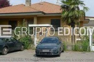Immobile in asta di 281 m² con 5 locali e box auto