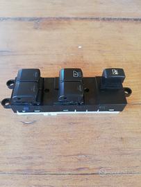 pulsantiera vetri navara d40