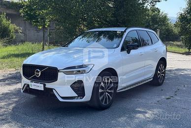 VOLVO XC60 B4 (d) AWD automatico Plus Dark