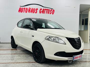 Lancia Ypsilon 1.3 MJT 95 CV Black Edition anno 20