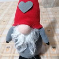 Gnomo Rosso con Cuore

Grigio