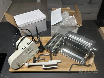 Macchina tira pasta elettrico