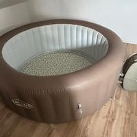 Piscina idromassaggio riscaldata