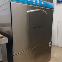 Lavastoviglie professionale