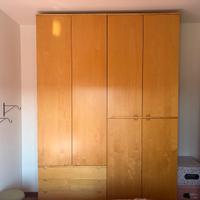 Armadio in legno