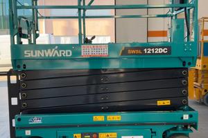 Piattaforma a Scissori Elettrica Semovente Sunward