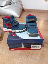 Scarpe bimbo in blocco - taglie 23-26 - €30