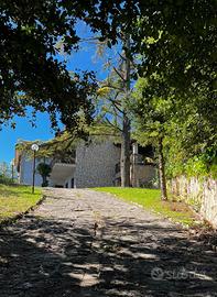 Mentana/Sant'Angelo Romano stanza arredata villa