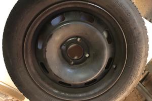 4 gomme antineve  con 4 cerchi in ferro