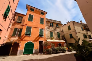 3 LOCALI A ALBENGA