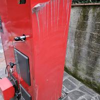 CALDAIA a LEGNA ancora nuova 