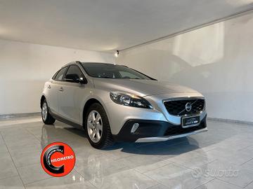 V40 CROSS COUNTRY ACCONTO 0€ RATE DA 190€ AL MESE
