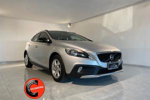 V40 CROSS COUNTRY ACCONTO 0€ RATE DA 190€ AL MESE