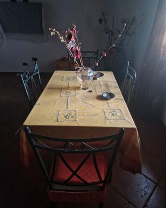 Tavolo di Vetro con 4 Sedie