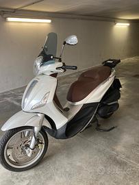 Piaggio Beverly 350