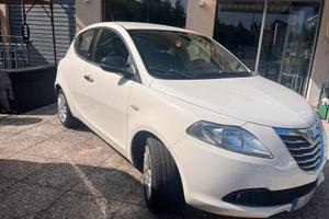 Lancia Ypsilon 1.2 69 CV 5P S&S Platinum - 2012