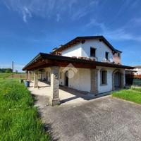 VILLA A SCHIERA A PIUBEGA