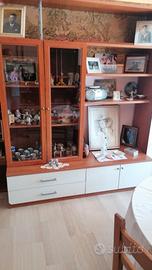 Piccola parete attrezzata