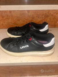 scarpe levis
