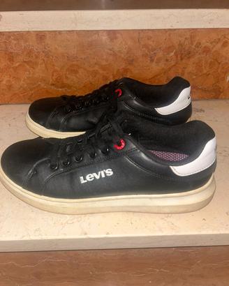 scarpe levis