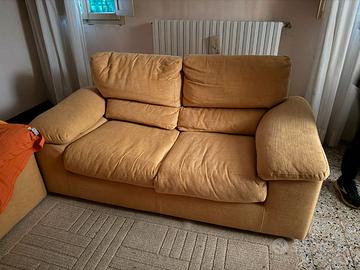 Divano due posti